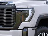 Thumbnail of 2025 White Frost Tricoat GMC Sierra 2500