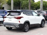 Thumbnail of 2022 Clear White/Black Roof Kia Seltos