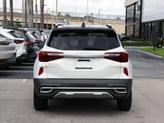 Thumbnail of 2022 Clear White/Black Roof Kia Seltos