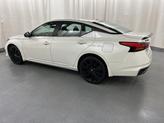 Thumbnail of 2022 Pearl White Tricoat Nissan Altima