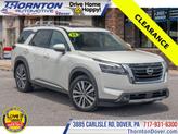 Photo of 2022 Pearl White Tricoat Nissan Pathfinder