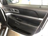 Thumbnail of 2017 White Platinum Metallic Tri-Coat Ford Explorer