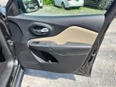 Thumbnail of 2016 Brilliant Black Crystal Pearlcoat Jeep Cherokee