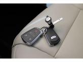 Thumbnail of 2019 Crystal White Tricoat Cadillac XT4