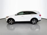 Thumbnail of 2017 Snow White Pearl Kia Sorento