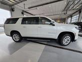 Thumbnail of 2025 Iridescent Pearl Tricoat Chevrolet Suburban