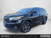 Photo of 2016 Midnight Black Metallic Toyota Highlander