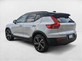 Thumbnail of 2022 Glacier Silver Metallic Volvo XC40