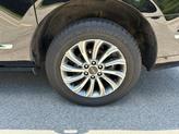 Thumbnail of 2024 Infinite Black Metallic Clearcoat Lincoln Navigator