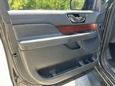 Thumbnail of 2024 Infinite Black Metallic Clearcoat Lincoln Navigator