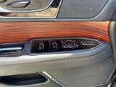 Thumbnail of 2024 Infinite Black Metallic Clearcoat Lincoln Navigator