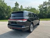 Thumbnail of 2022 Infinite Black Metallic Clearcoat Lincoln Navigator