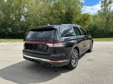 Thumbnail of 2025 Infinite Black Metallic Clearcoat Lincoln Aviator