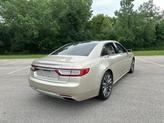 Thumbnail of 2017 Palladium White Gold Metallic Lincoln Continental