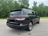 Thumbnail of 2024 Infinite Black Metallic Clearcoat Lincoln Navigator