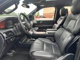 Thumbnail of 2024 Infinite Black Metallic Clearcoat Lincoln Navigator