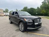 Thumbnail of 2024 Infinite Black Metallic Clearcoat Lincoln Navigator