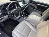 Thumbnail of 2019 Blizzard Pearl Toyota Highlander