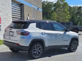 Thumbnail of 2026 Silver Zynith Metallic Clearcoat Jeep Compass