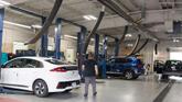 Thumbnail of 2015 White Toyota Prius