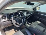 Thumbnail of 2019 Blizzard Pearl Toyota Highlander