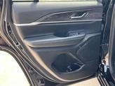 Thumbnail of 2023 Diamond Black Crystal Pearlcoat Jeep Grand Cherokee