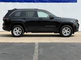 Thumbnail of 2023 Diamond Black Crystal Pearlcoat Jeep Grand Cherokee