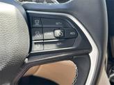 Thumbnail of 2025 Bright White Clearcoat Jeep Grand Cherokee L