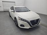 Thumbnail of 2019 Pearl White Tricoat Nissan Altima