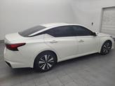 Thumbnail of 2019 Pearl White Tricoat Nissan Altima