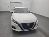 Thumbnail of 2019 Pearl White Tricoat Nissan Altima