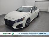 Photo of 2023 Pearl White Tricoat Nissan Altima