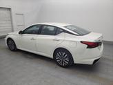Thumbnail of 2023 Pearl White Tricoat Nissan Altima