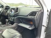 Thumbnail of 2019 Bright White Clearcoat Jeep Cherokee