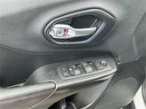 Thumbnail of 2019 Bright White Clearcoat Jeep Cherokee