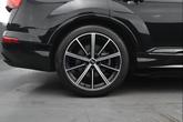 Thumbnail of 2020 Orca Black Metallic Audi Q7