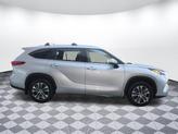 Thumbnail of 2022 Celestial Silver Metallic Toyota Highlander