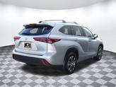 Thumbnail of 2022 Celestial Silver Metallic Toyota Highlander
