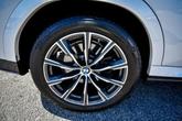 Thumbnail of 2022 Mineral White Metallic BMW X6