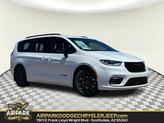 Photo of 2025 Bright White Chrysler Pacifica