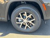 Thumbnail of 2025 Diamond Black Crystal Pearlcoat Jeep Grand Cherokee