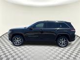 Thumbnail of 2025 Diamond Black Crystal Pearlcoat Jeep Grand Cherokee