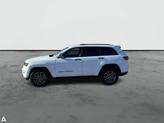 Thumbnail of 2021 Bright White Clearcoat Jeep Grand Cherokee