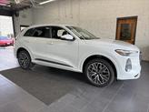 Photo of 2025 Glacier White Audi Q5