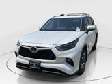 Photo of 2022 Wind Chill Pearl Toyota Highlander