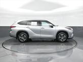 Thumbnail of 2021 Celestial Silver Metallic Toyota Highlander