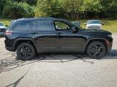 Thumbnail of 2023 Diamond Black Crystal Pearlcoat Jeep Grand Cherokee