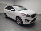 Thumbnail of 2018 Snow White Pearl Kia Sorento