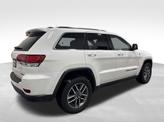 Thumbnail of 2020 Bright White Clearcoat Jeep Grand Cherokee