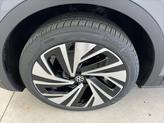 Thumbnail of 2025 PURE GRAY W/ BLACK ROOF Volkswagen ID.4